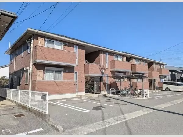 アムール E棟の外観写真