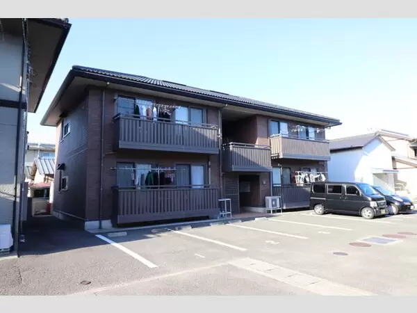 アムール D棟の外観写真